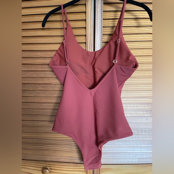 Issa de’ Mar one piece, rose - Picture 2 of 3